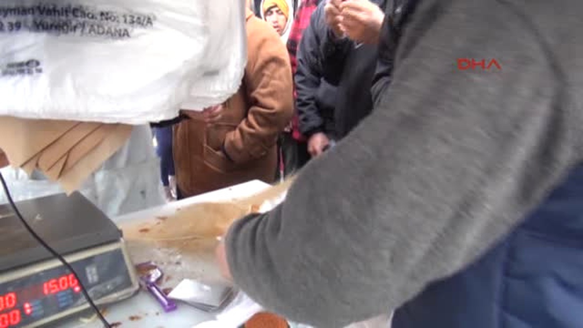 Adana Bu Börek Için Lezzet Avcıları Kuyruğa Giriyor