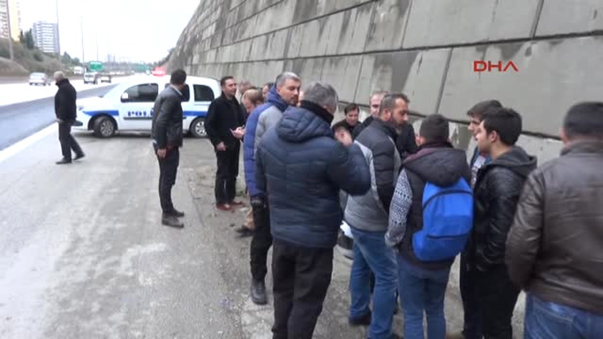 Adana Otoyol Tüneline Kız Arkadaşının Ismini Yazan Liseliye Polis Sürprizi