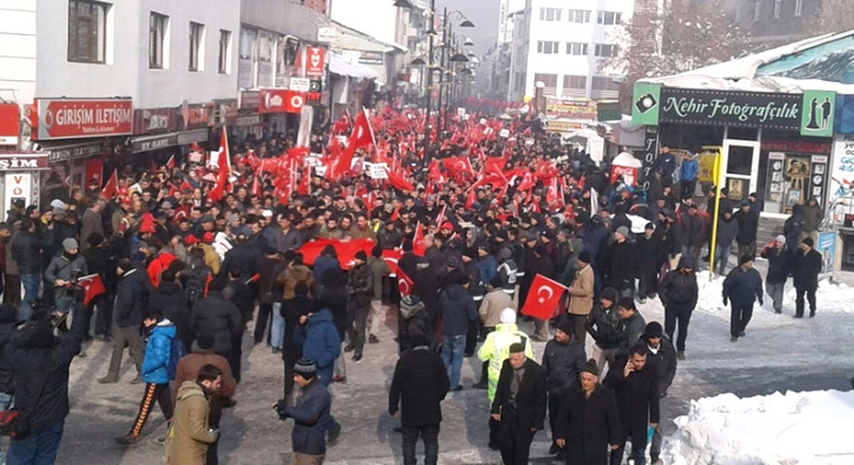 Ağrı\'da "Teröre Lanet Kardeşliğe Davet" Yürüyüşü Başladı
