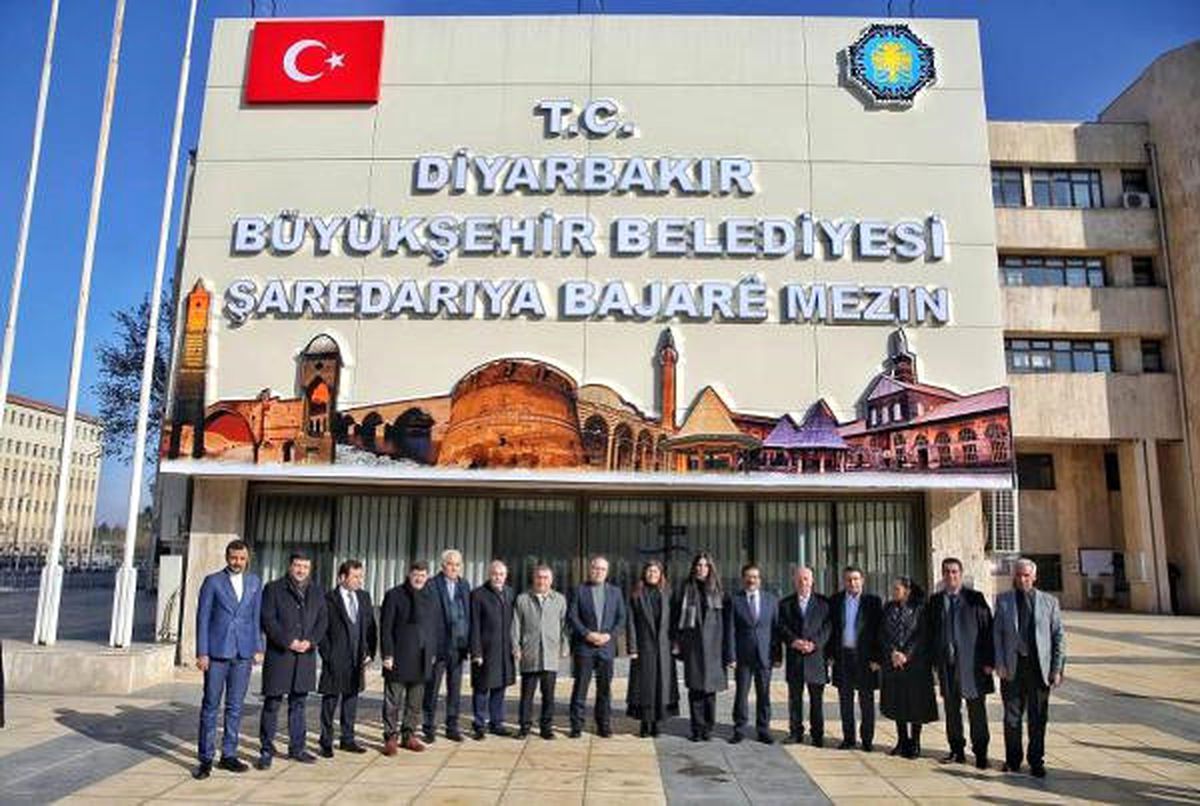 Ak Partili Çiğdem Karaaslan, Sur\'da Onarımları İnceledi (2)