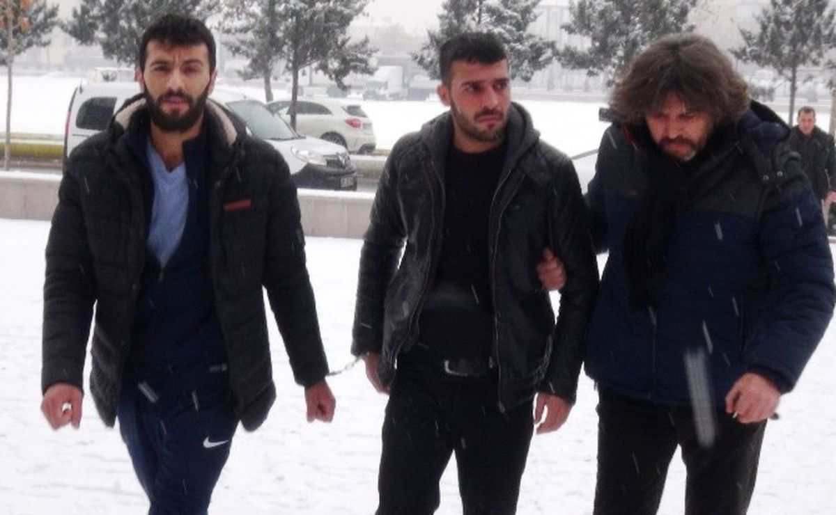 Aksaray\'da Ev, İş Yeri ve Araç Kurşunlayan 4 Kişi Yakalandı