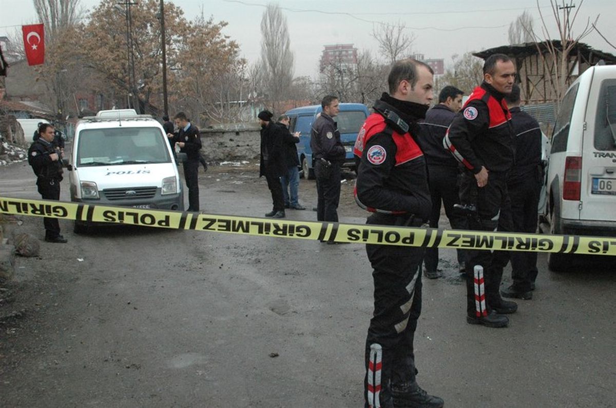 Ankara\'da Polis Ekibine Ateş Açıldı