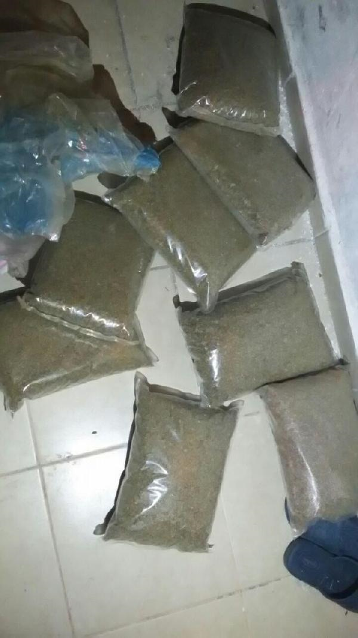 Ayvalık\'ta Uyuşturucu Operasyonu: 5 Gözaltı