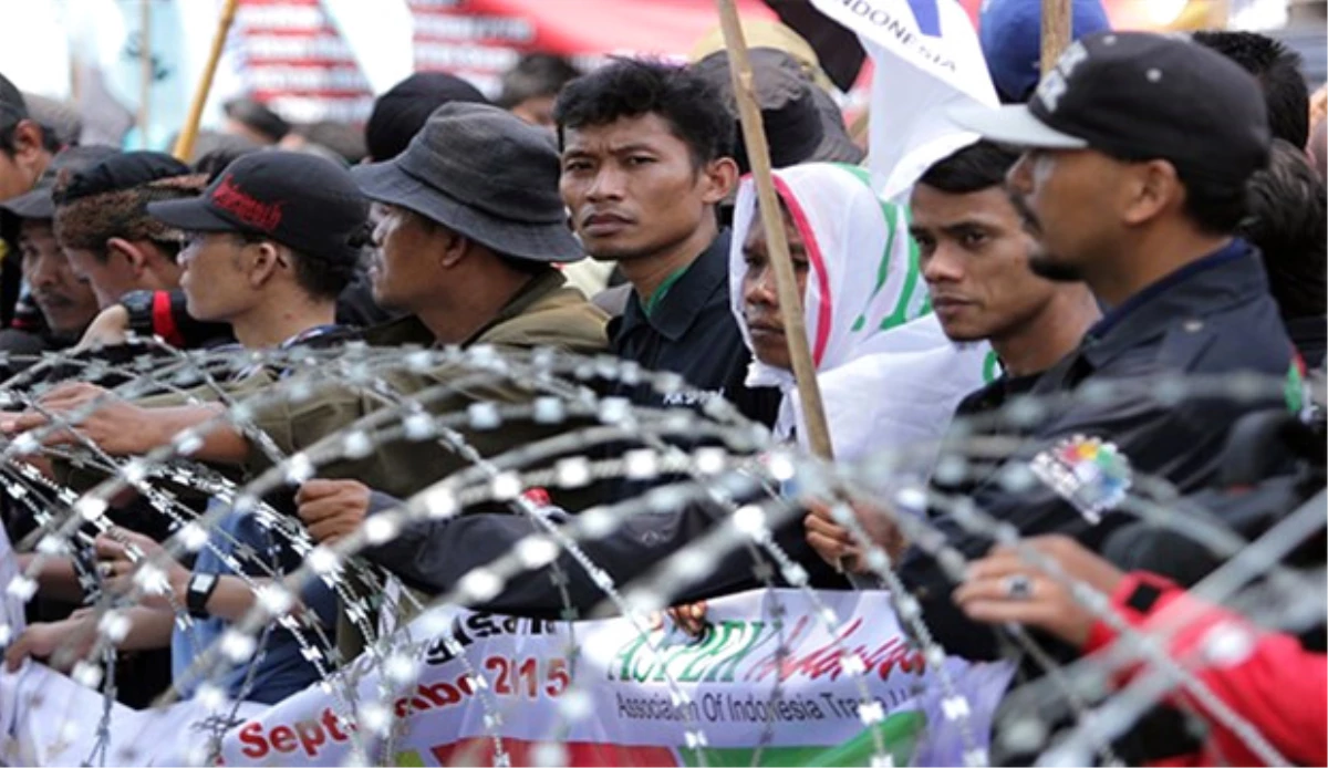 Cakarta Protestoları ve Endonezya\'da Kimlik Tartışmaları