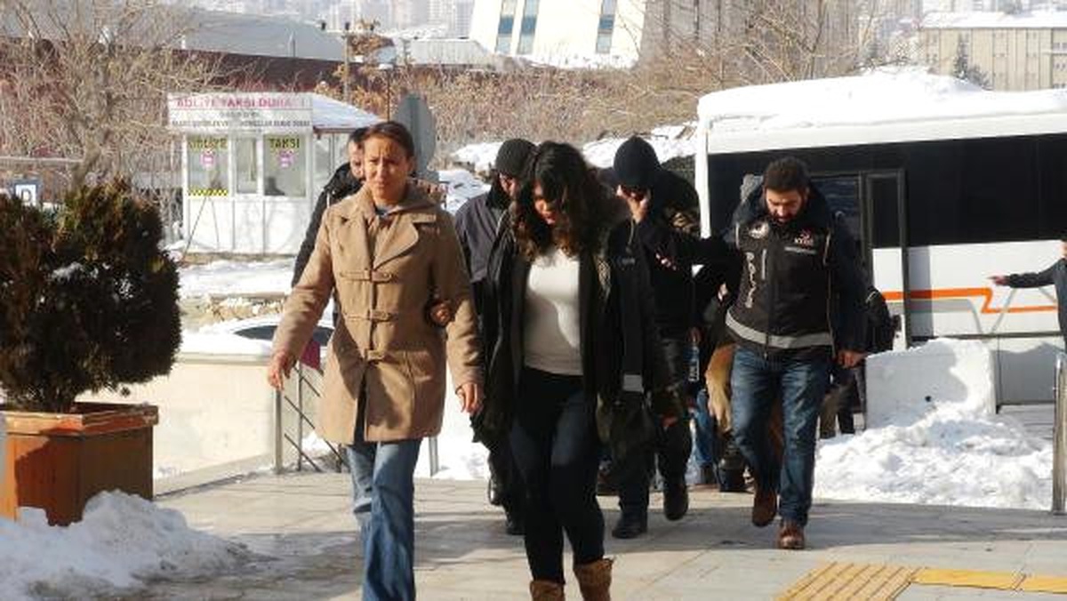Elazığ\'da Fetö\'den Gözaltına Alınan 15 Polis Adliyede