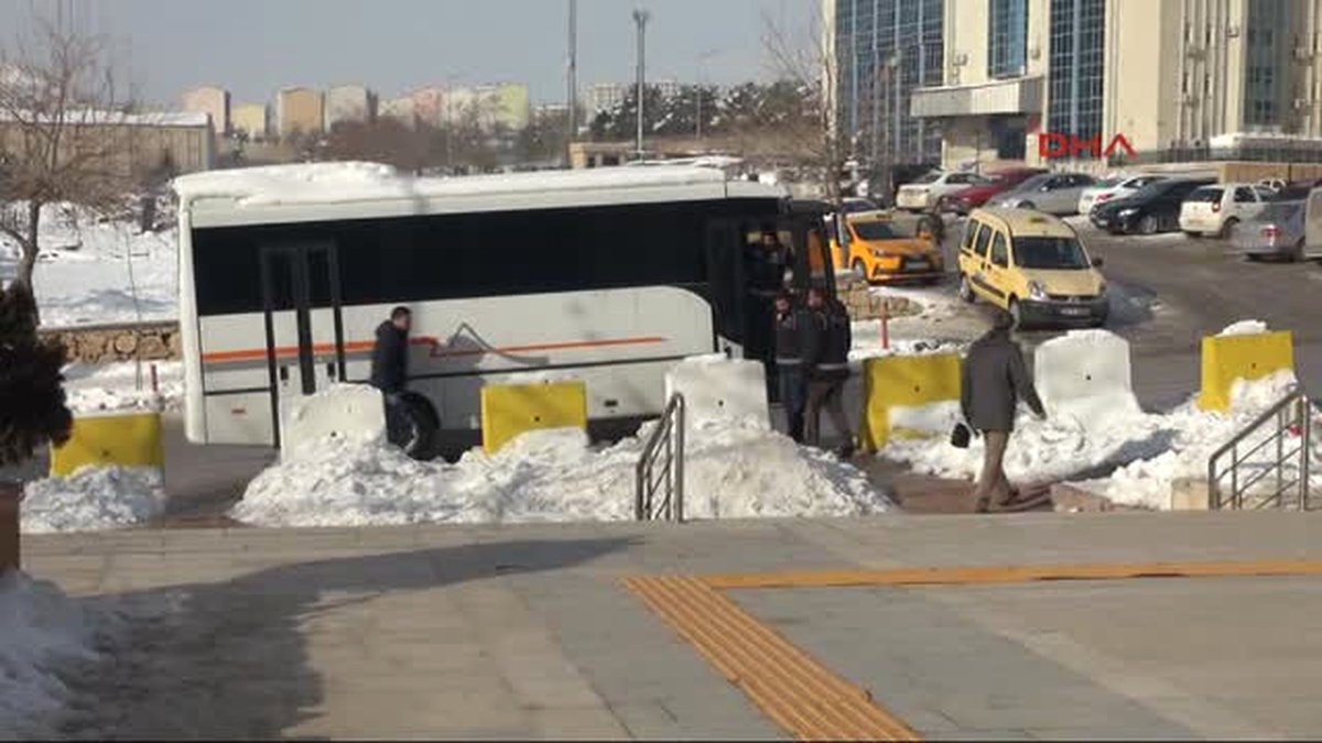 Elazığ\'da Fetö/pdy Zanlısı 15 Polis Adliyeye Sevkedildi