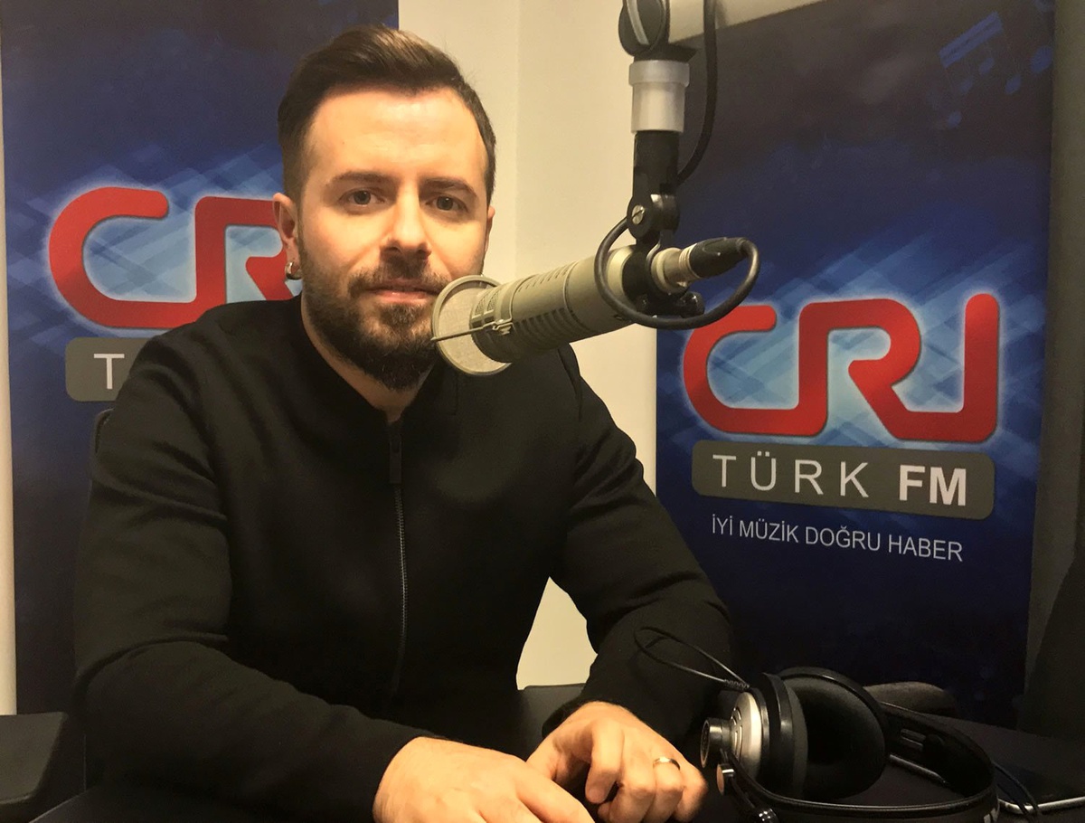 Futbol ve Oyunculuk Türkiye\'de para getiren meslek!