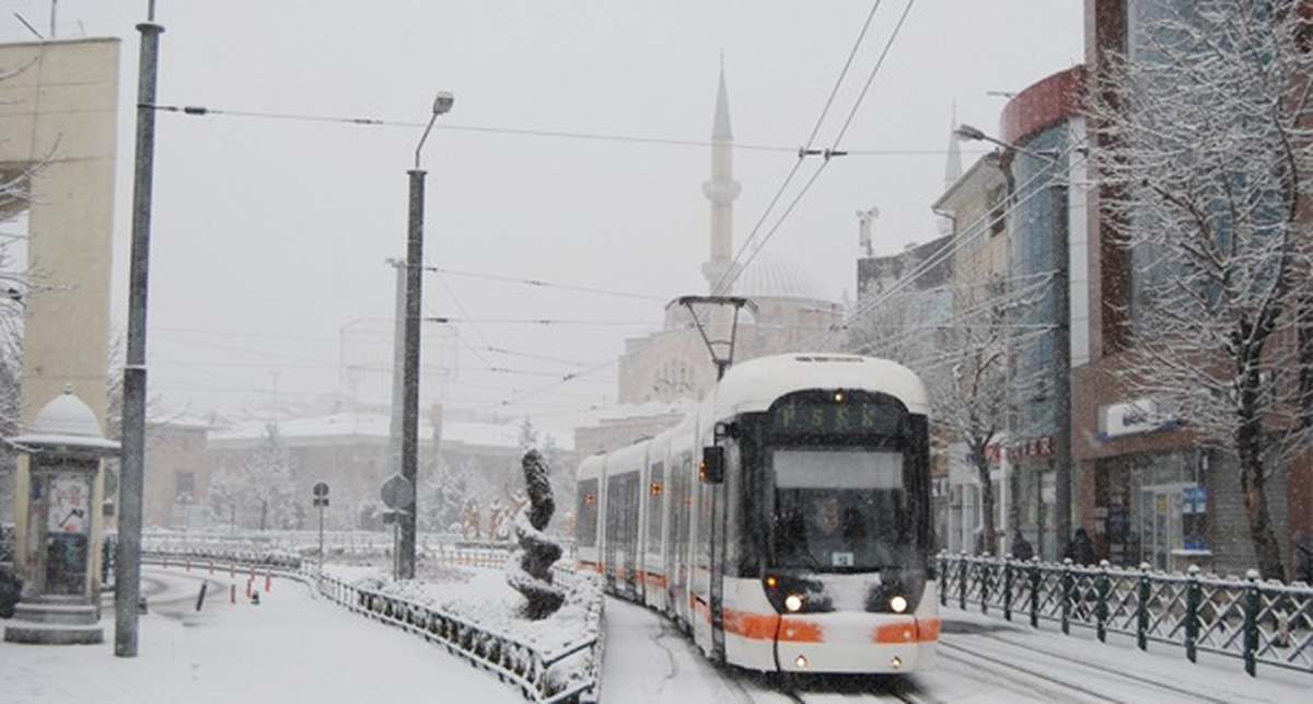 Eskişehir\'de Kar Yağışı