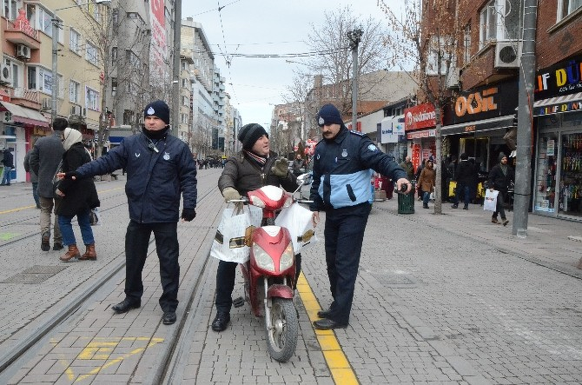 Eskişehir\'de Trafiğe Kapatılan Alanlarda Denetim