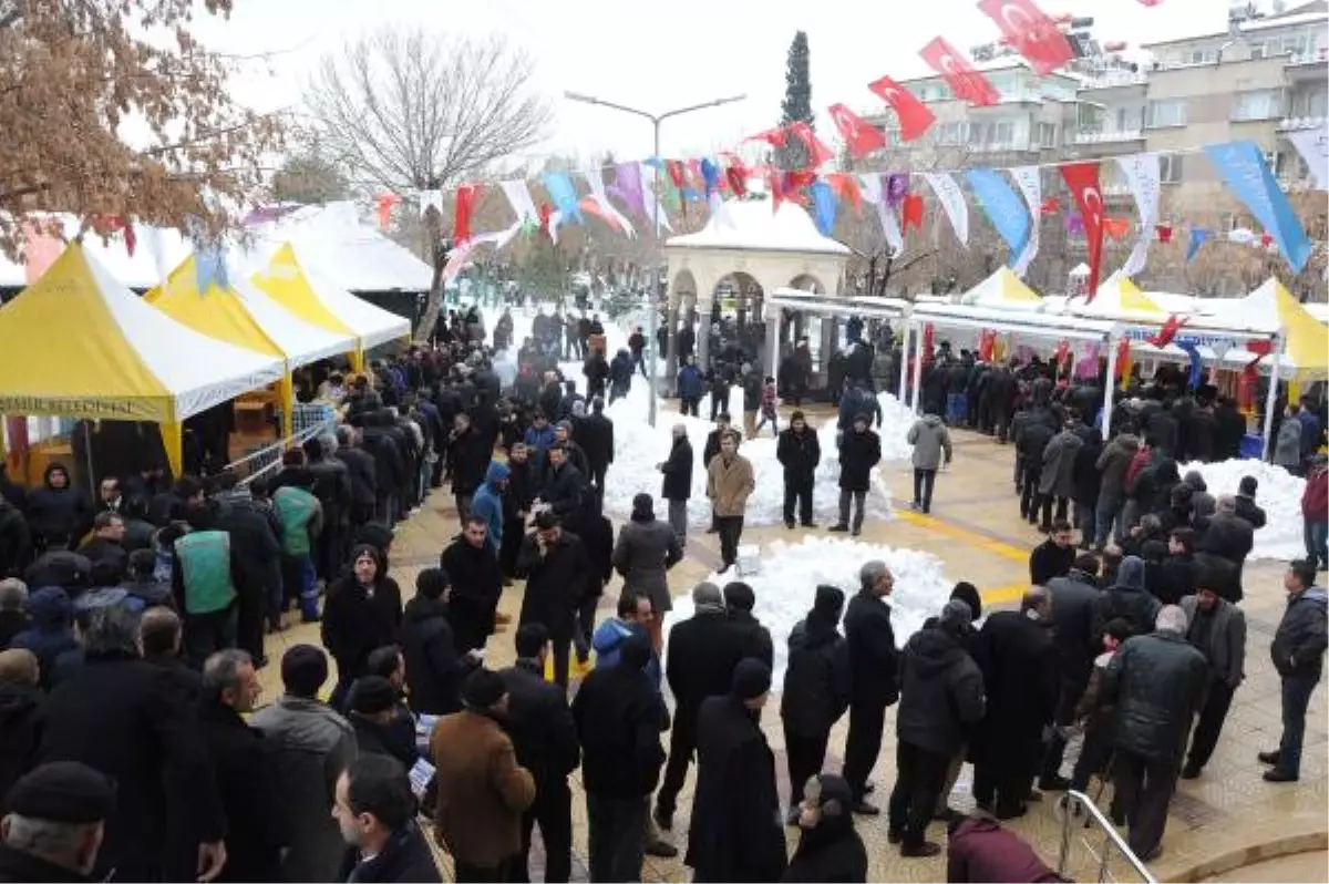 Gaziantep\'te, Şehitler İçin Pilav Dağıtıldı