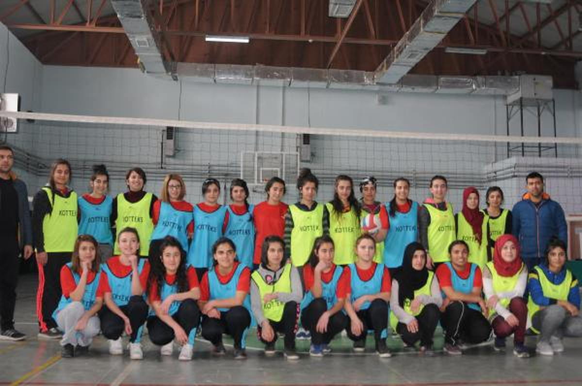 Hakkari\'de 5 Bin Öğrenci Spor Yapıyor