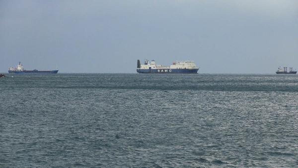 İskenderun\'da Fırtına Etkisini Sürdürüyor