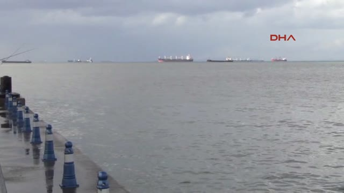 Iskenderun\'da Fırtına Etkisini Sürdürüyor