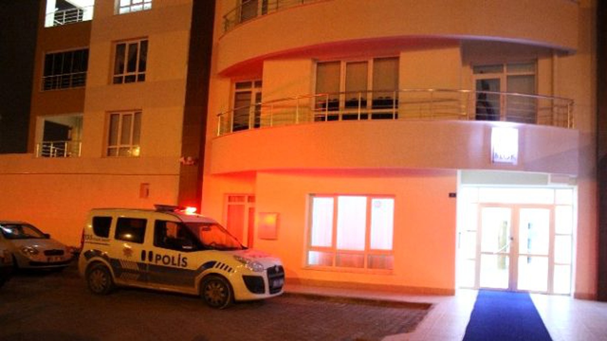Kayseri\'de Bir Kişi Karısını Bıçaklayarak Öldürdü