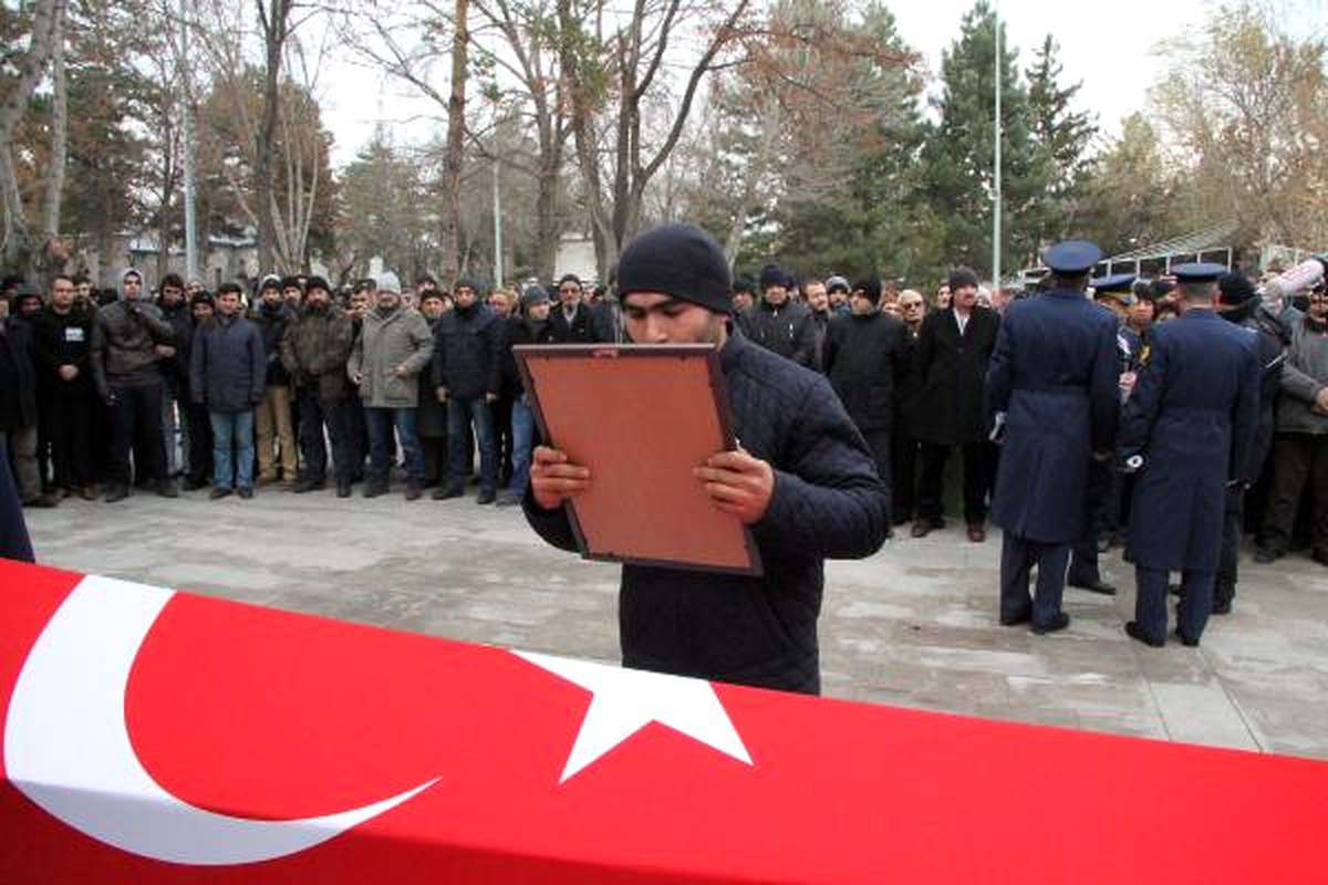 Kayserili Şehit Uzman Çavuşlar Gözyaşlarıyla Uğurlandı