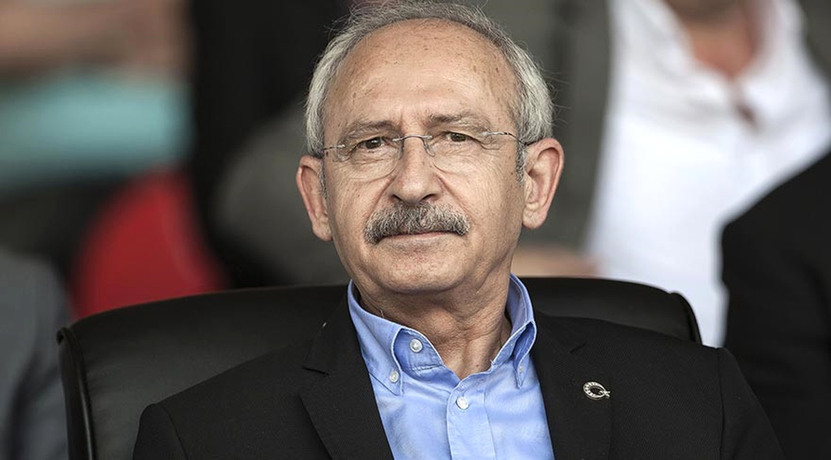 Kılıçdaroğlu, Uşak\'ta Köy Kahvehanesini Ziyaret Etti