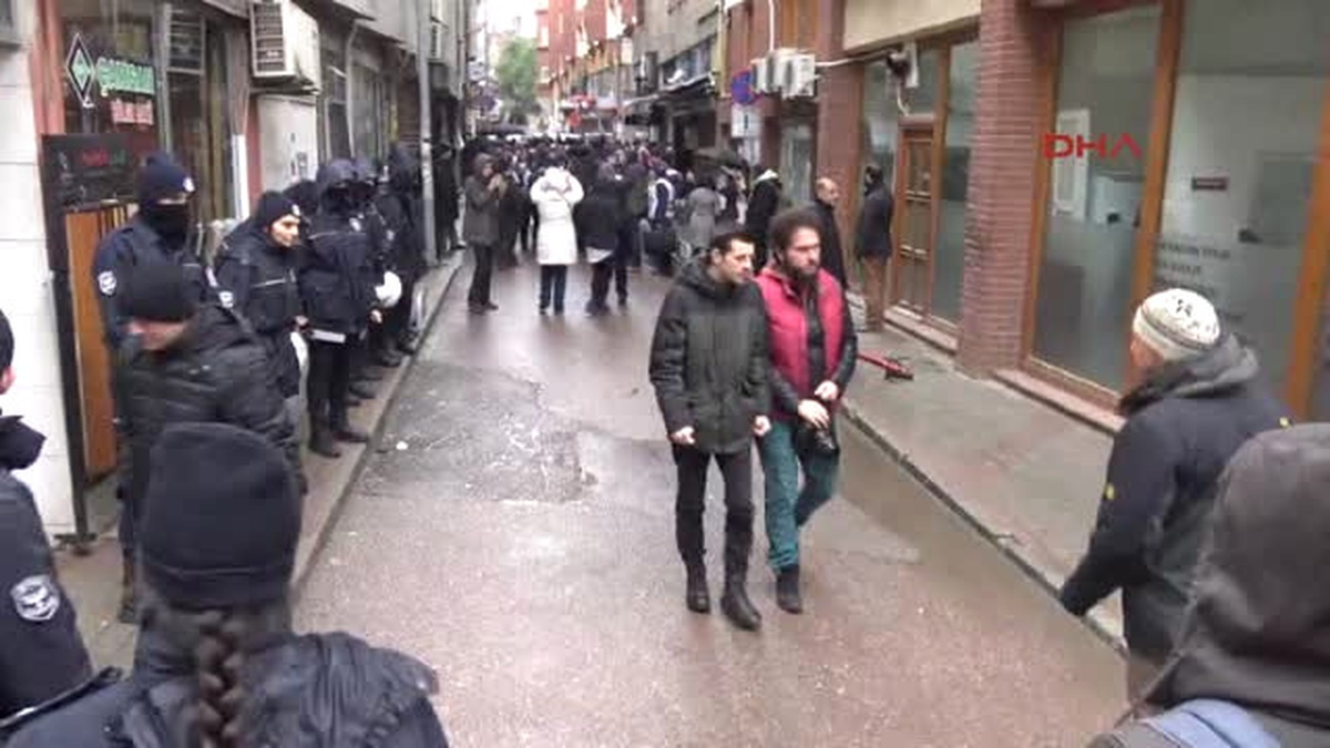 Kocaeli Ankara\'ya Yürüyen Kesk Üyeleri Ile Polis Arasında Arbede Çıktı