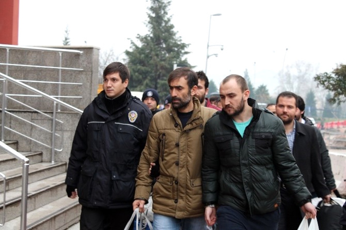 Kocaeli\'de 12 Kişi Fetö\'den Adliyeye Sevk Edildi