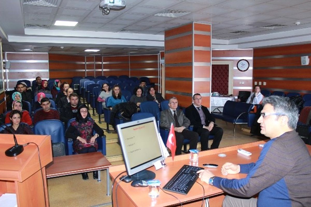 Kütahya\'da \'Enfeksiyon Kontrol Tedbirleri\' Eğitimi