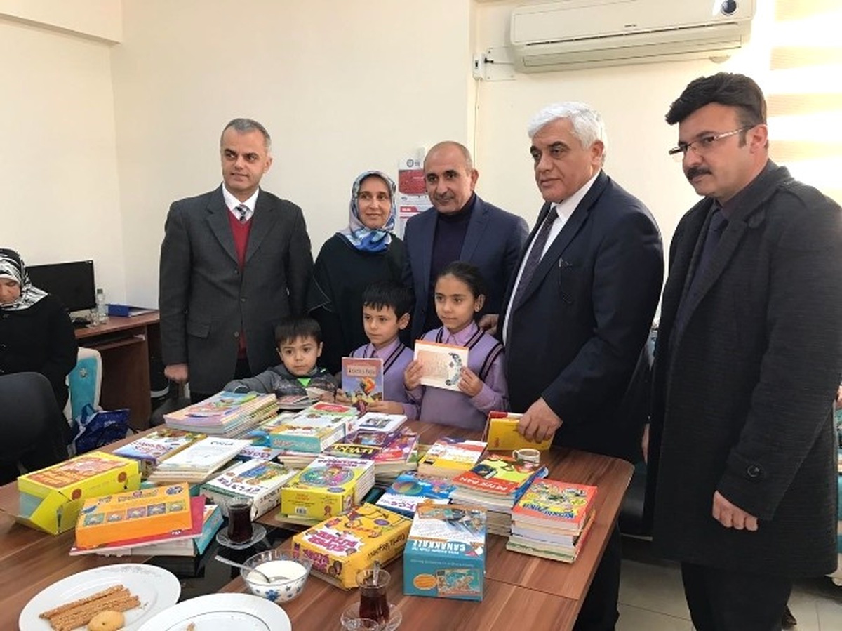 Kütüphanesiz Okul, Kitap Okumayan Çocuk Kalmasın" Kampanyası