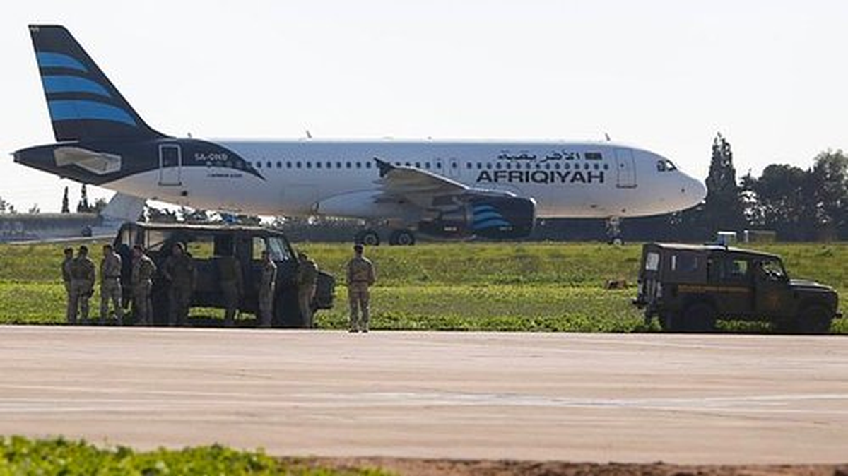 Libya Uçağı Kaçırıldı