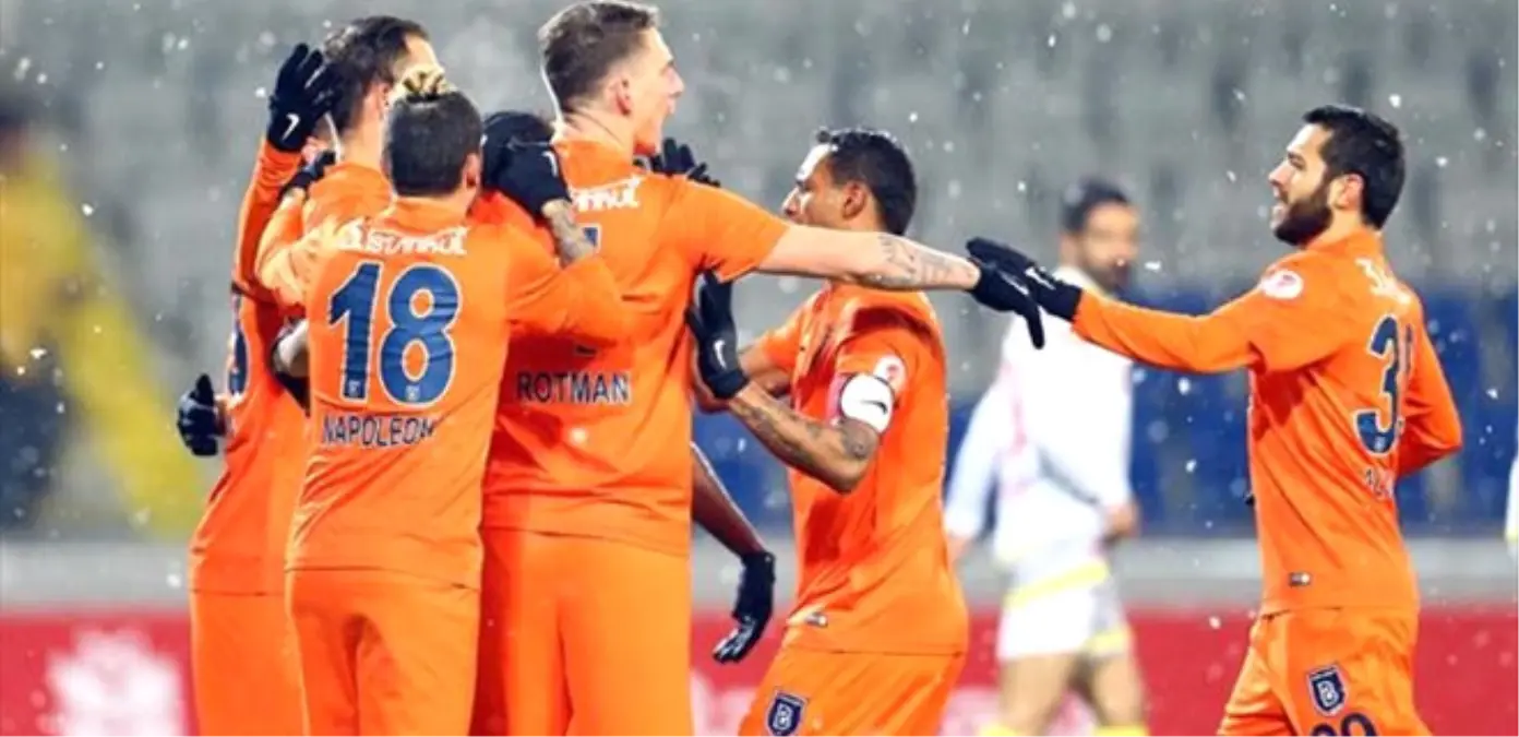 Medipol Başakşehir, Adanaspor Deplasmanında