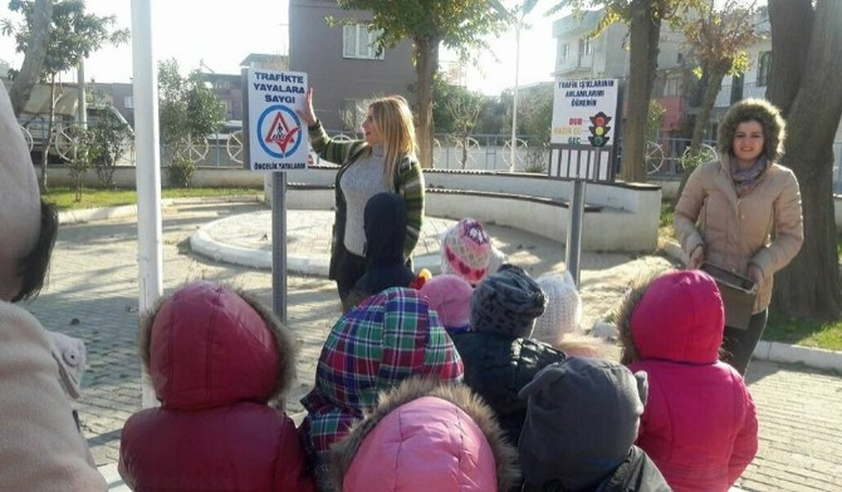 Minikler Hem Eğlendi, Hem de Trafik Kurallarını Öğrenciler