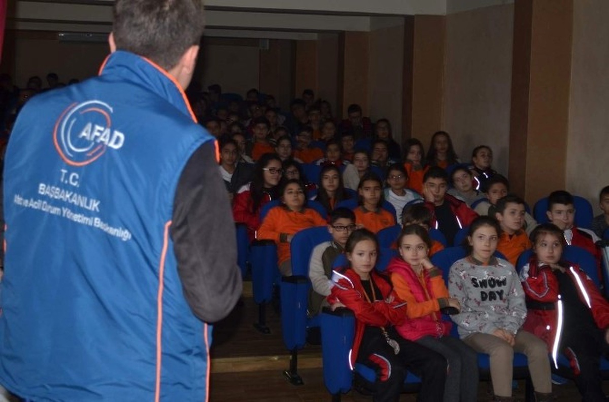 Öğrenci ve Öğretmenlere Afet Bilinci Eğitimi