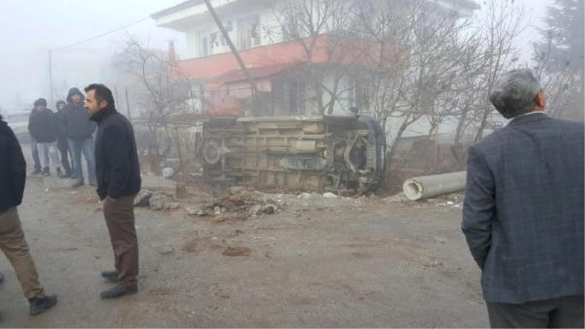 Samsun\'de Öğrenci Servisi Devrildi, 12 Öğrenci Yaralandı