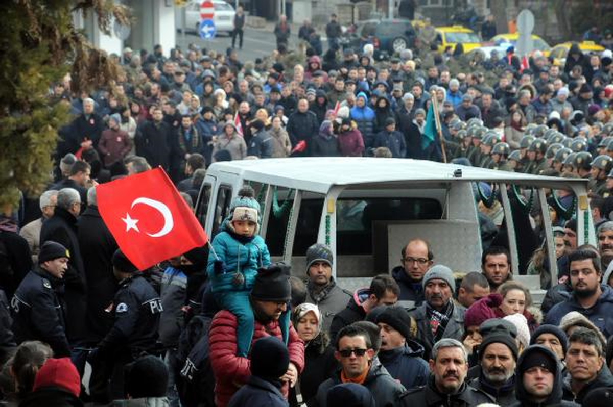 Şehit Astsubay Özüpek\'i, Kırklareli\'de 20 Bin Kişi Uğurladı