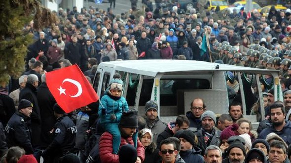 Şehit Astsubay Özüpek\'i, Kırklareli\'de 20 Bin Kişi Uğurladı