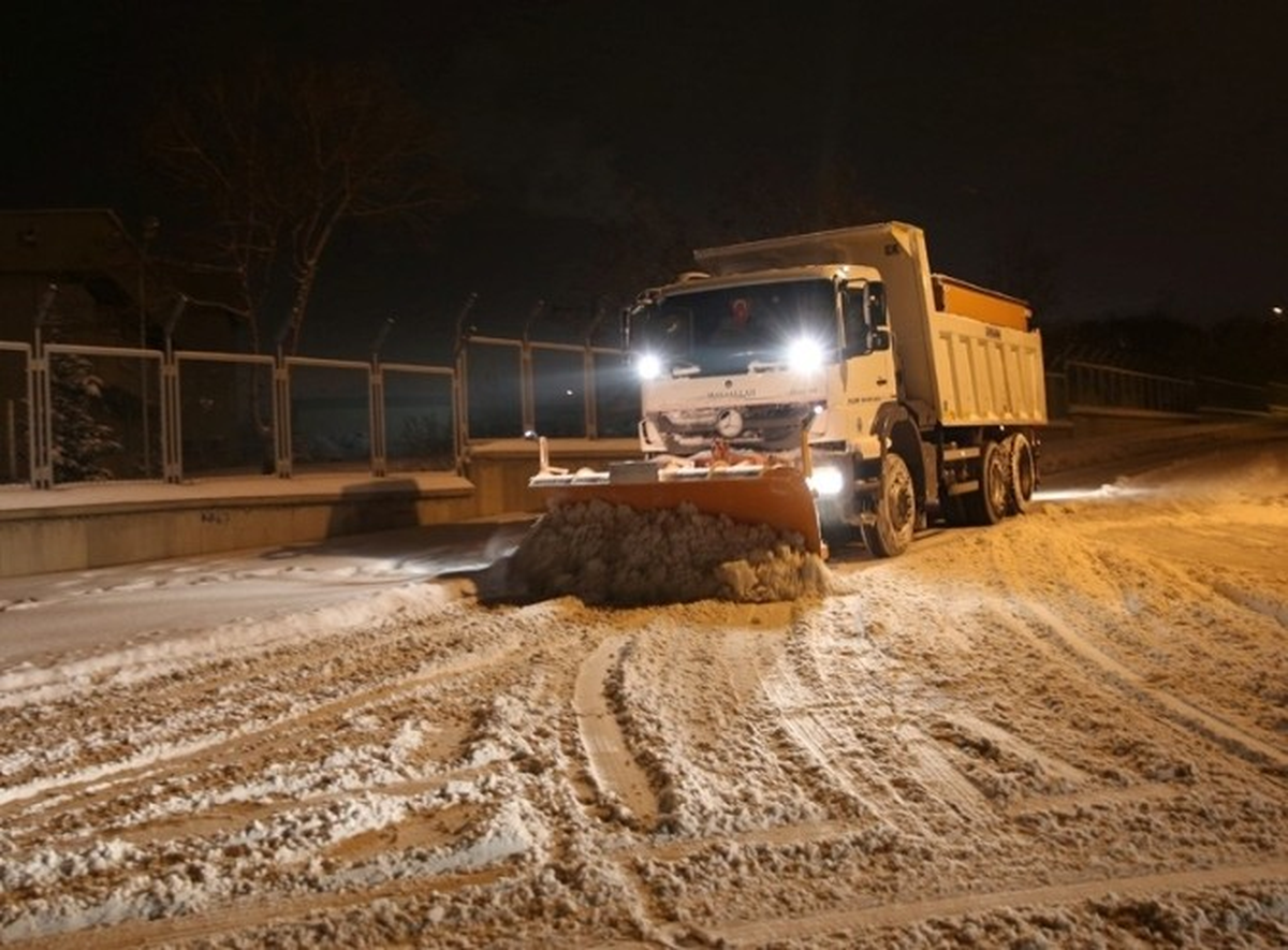 Selçuklu\'da 24 Saat Kar Mesaisi