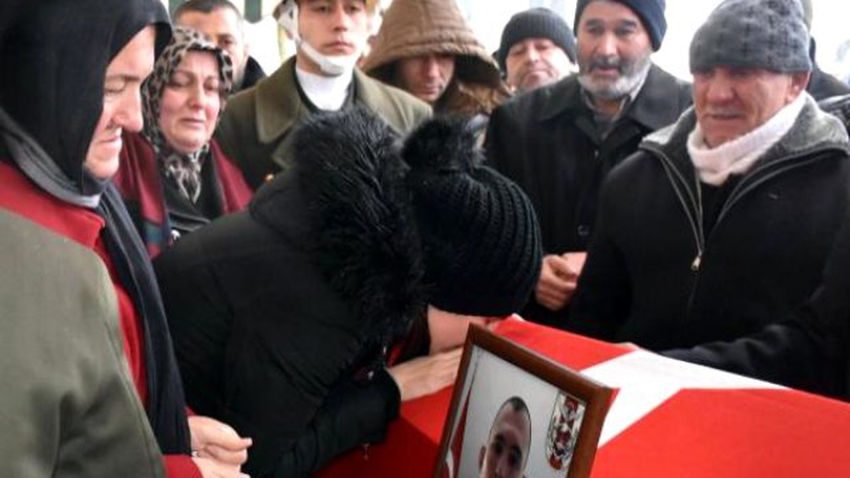 Şehit Annesinden Çok Acı İstek: Tabuttaki Bayrağı Bana Verin