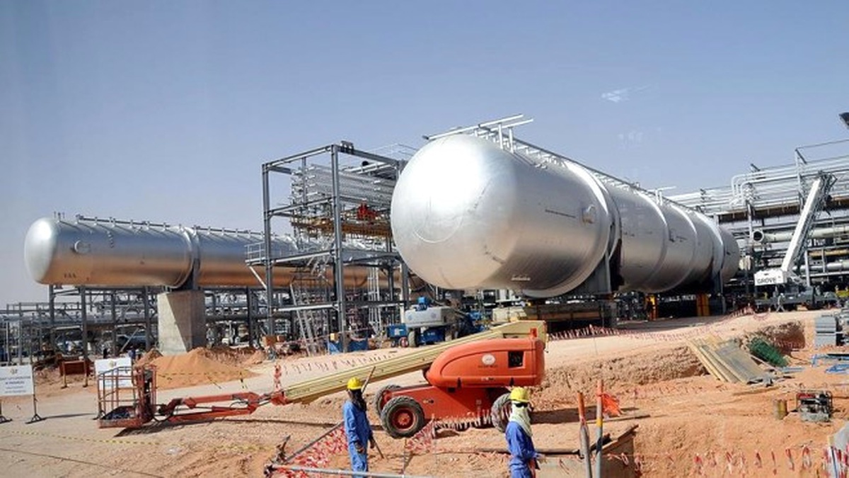 Suudi Ekonomisi \'Yüksek Petrol Fiyatlarını\' Arıyor