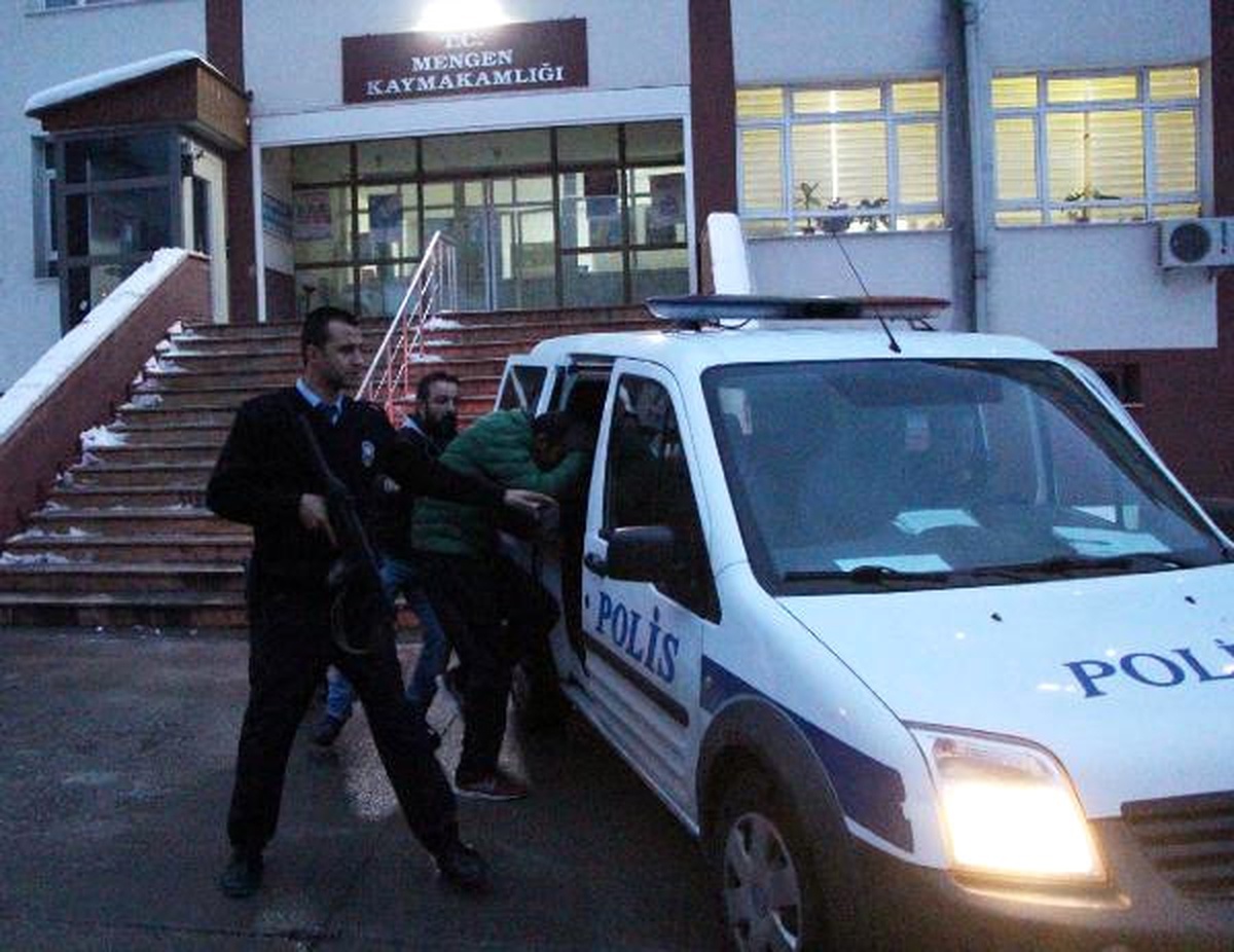 Taciz İddiasıyla Gözaltına Alınan Öğretmene Tepki (2)