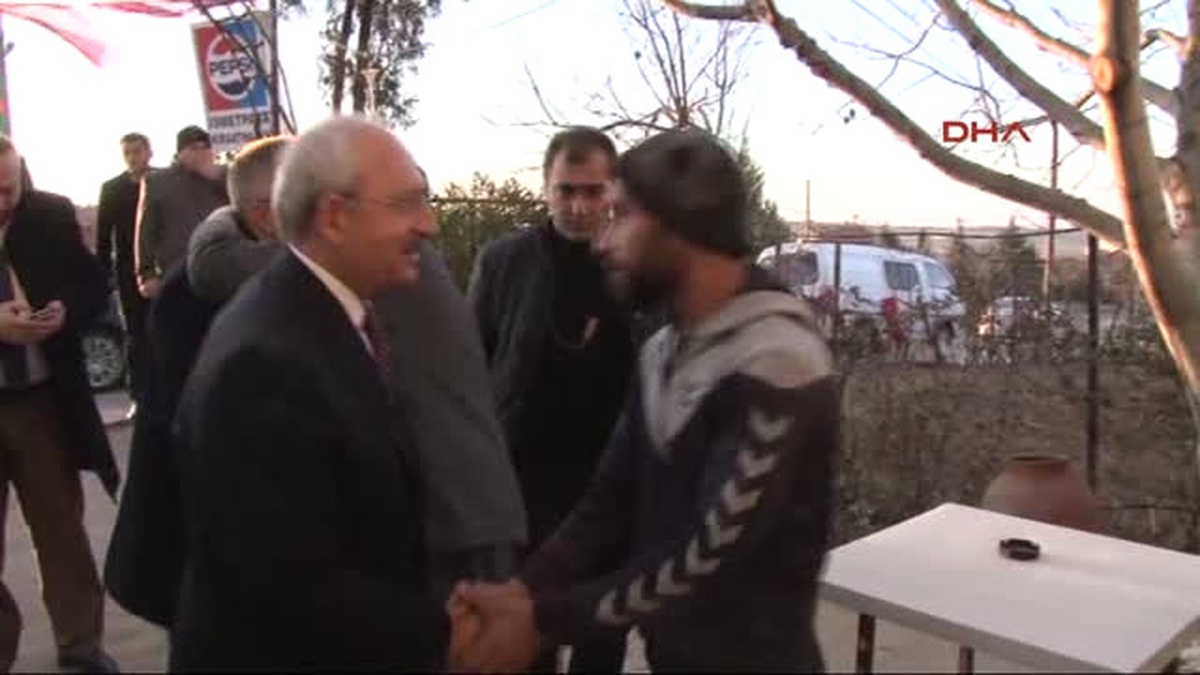 Uşak Kılıçdaroğlu, Uşak\'ta Köy Kahvehanesini Ziyaret Etti