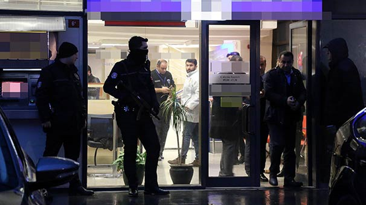 Uyanık Güvenlik Görevlisi Banka Soygunun Önledi