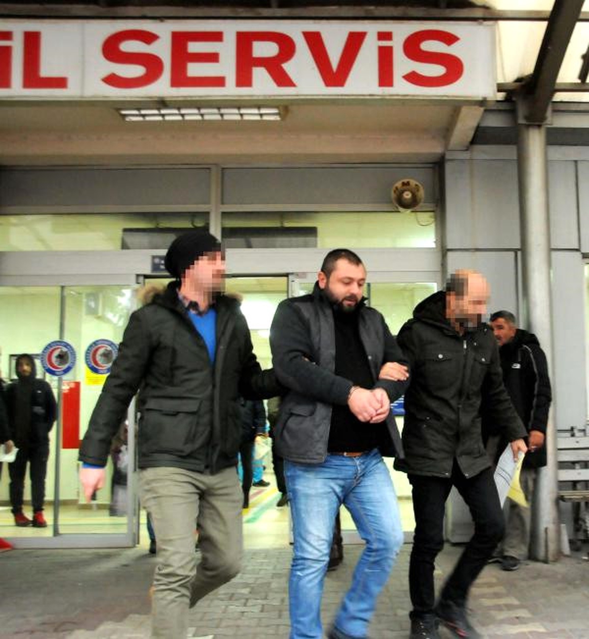 Yağma ve Zorla Senet İmzalatma İddiasına 11 Gözaltı