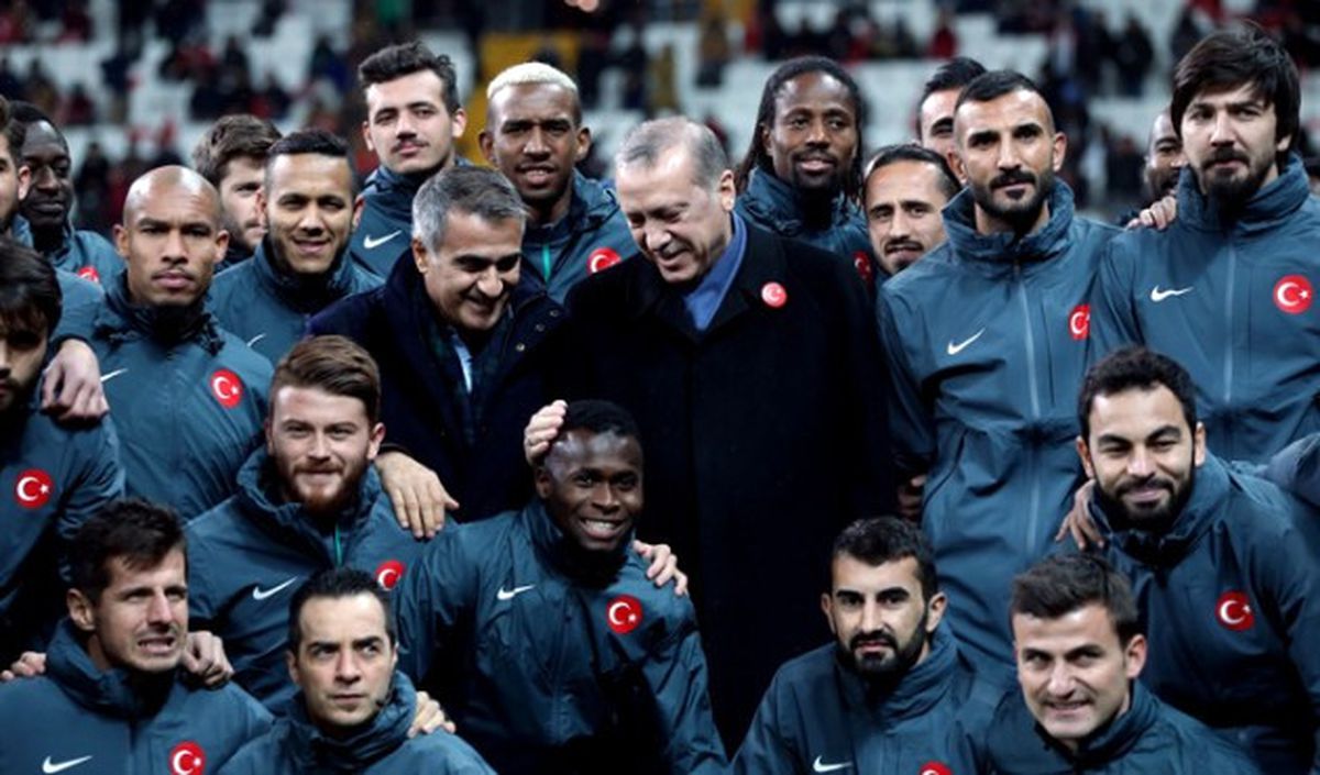 Yıldızlar, Şehitler İçin Ter Döktü