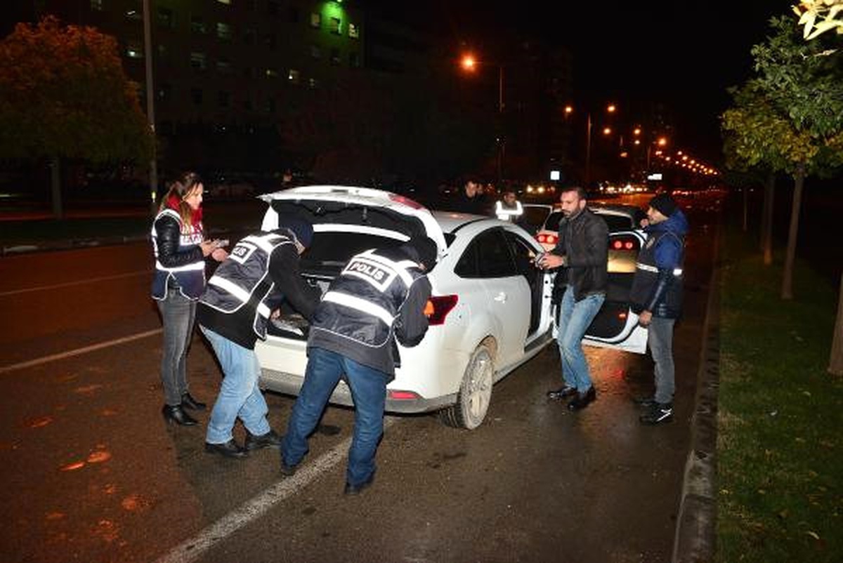Adana\'da 1600 Polis ile Asayiş Uygulaması