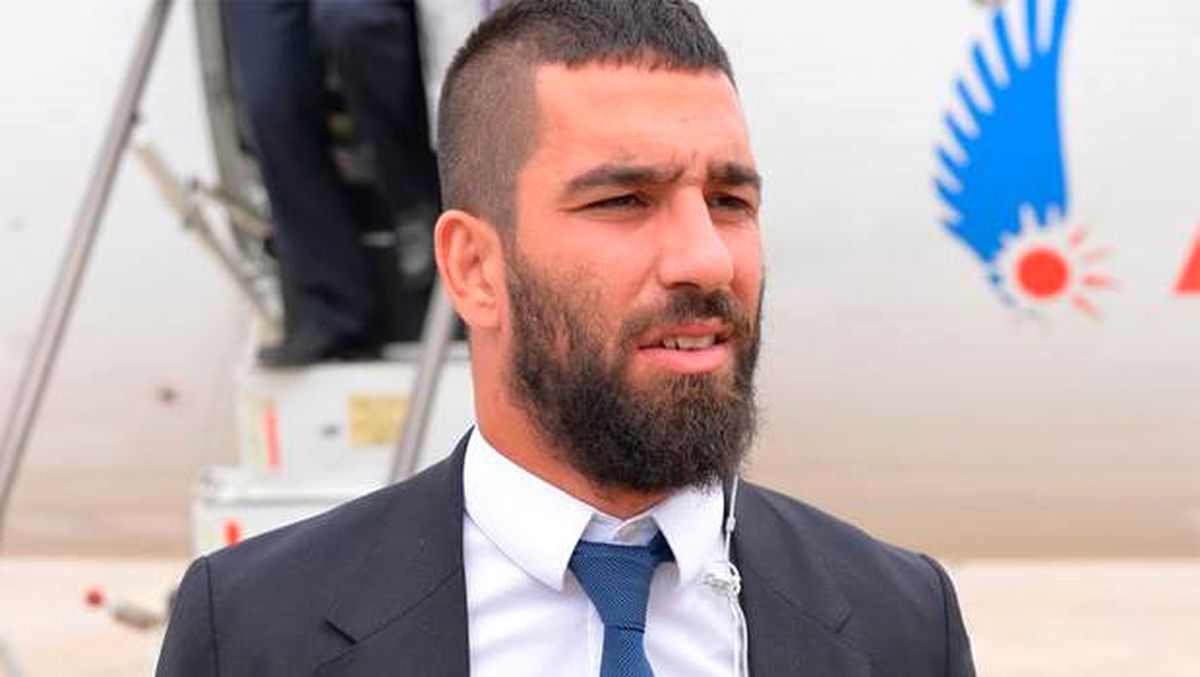 Arda Turan Paris\'te Düğüne Katıldı