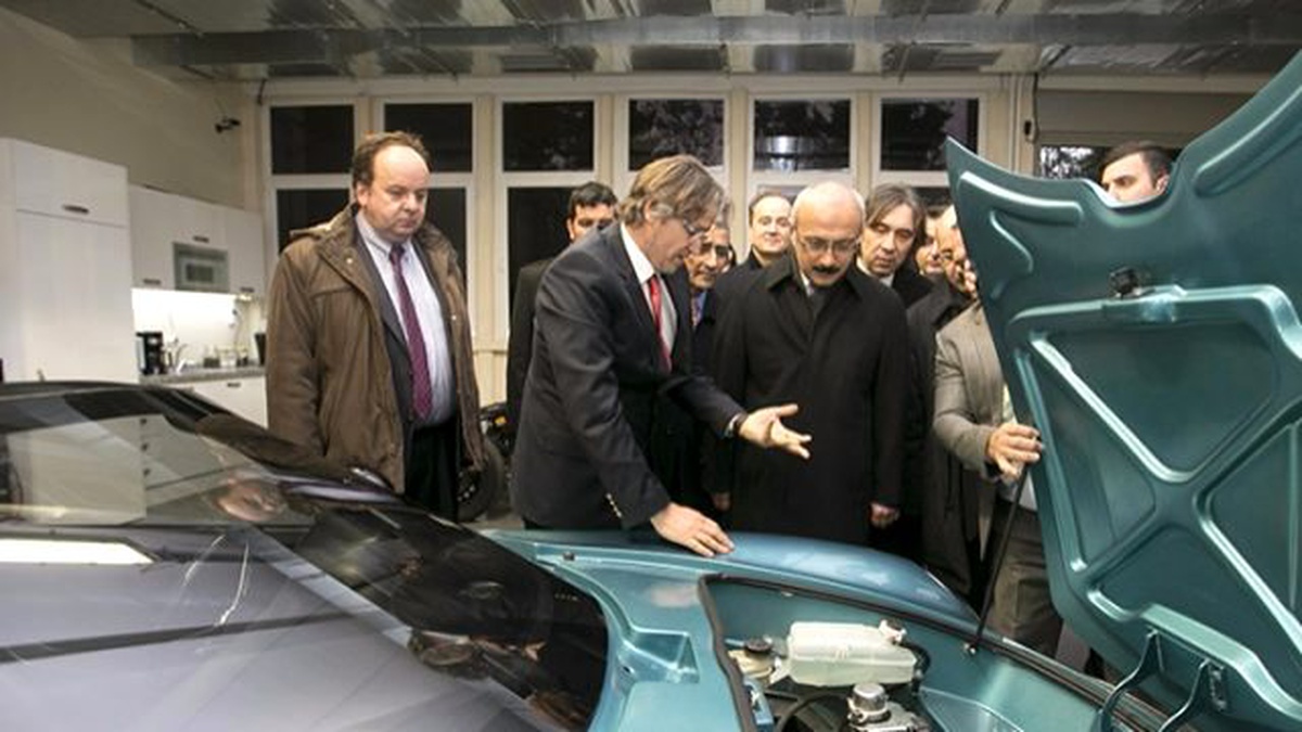 Bakan Elvan, İTÜ\'de Elektrikli Araç Çalışmasını İnceledi!