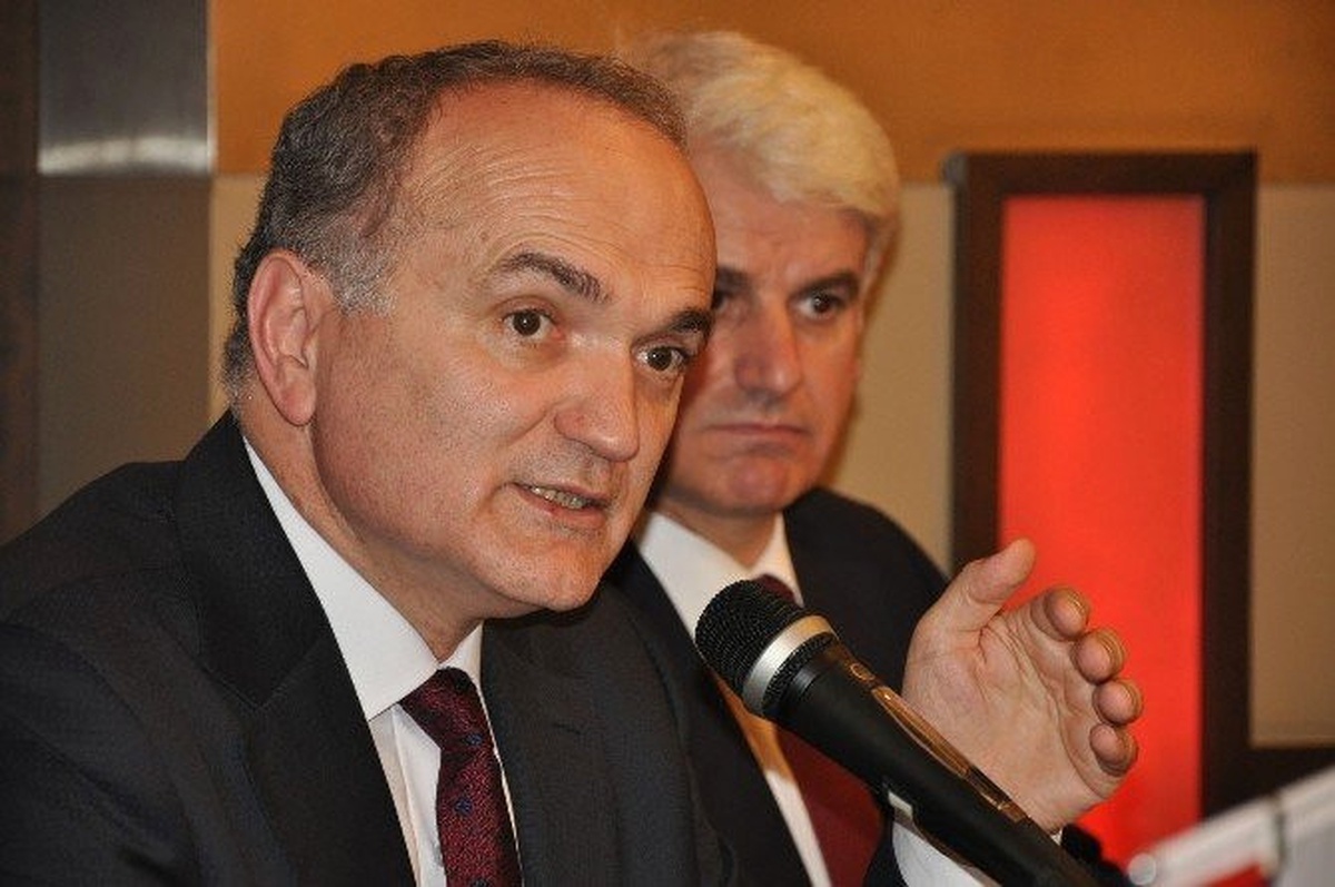 Bakan Özlü " Osb\'lerdeki Arsa Fiyatlarının Yüksekliği Bizi de Rahatsız Ediyor"