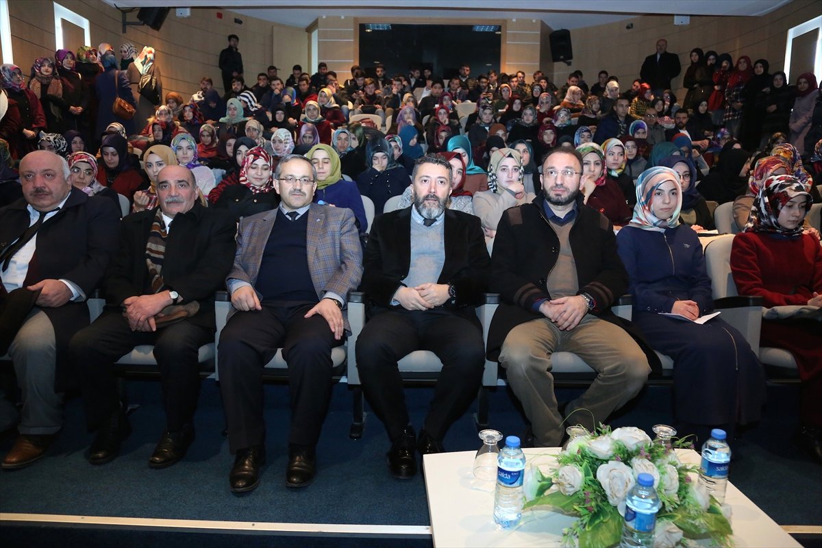 Bayburt\'ta, "Mevlana ve Yolu" Konferansı