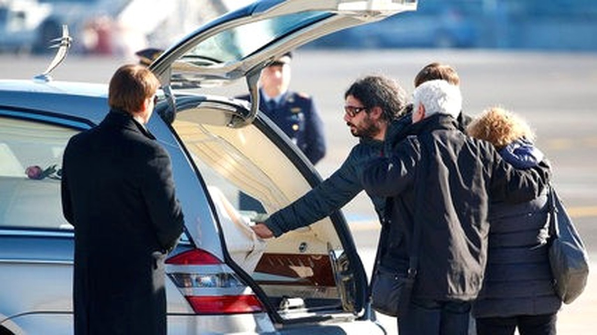 Berlin\'de Öldürülen İtalyan Vatandaşının Cenazesi Roma\'da