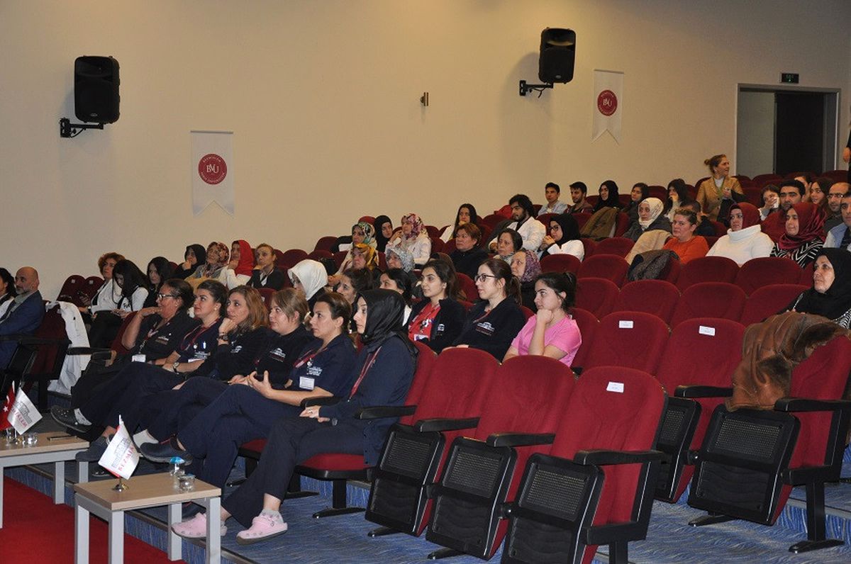 Bezmialem\'de "Evde Yaşlı Hasta Bakımı" Eğitimi