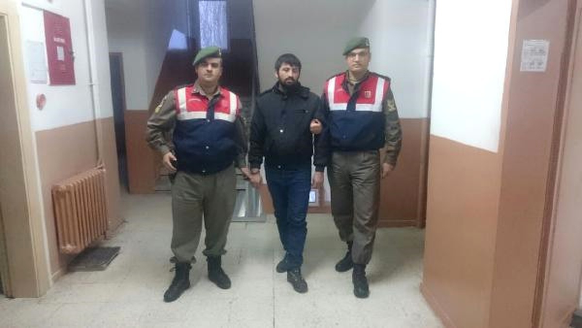 Cinayet Zanlısı, Çocuklarını Görmeye Gelince Yakalandı