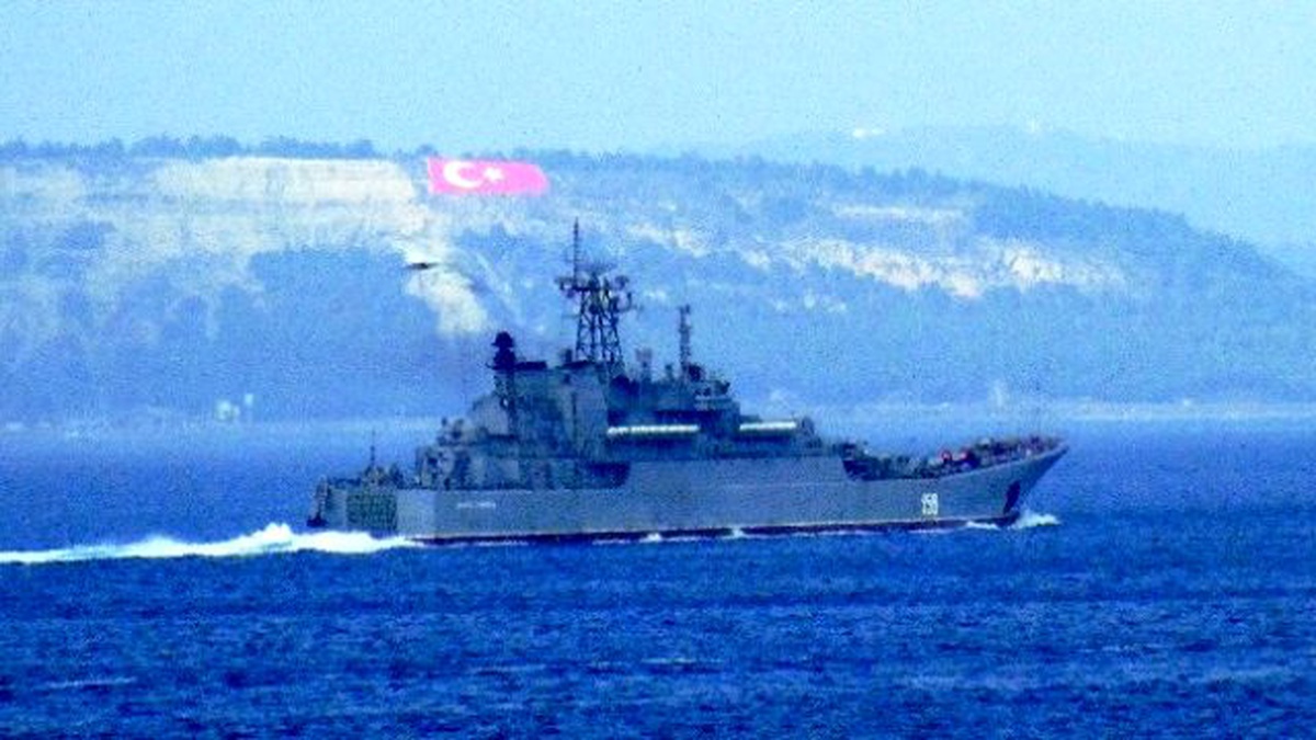 Dha Yurt - Rus Savaş Gemisi Çanakkale\'den Geçti