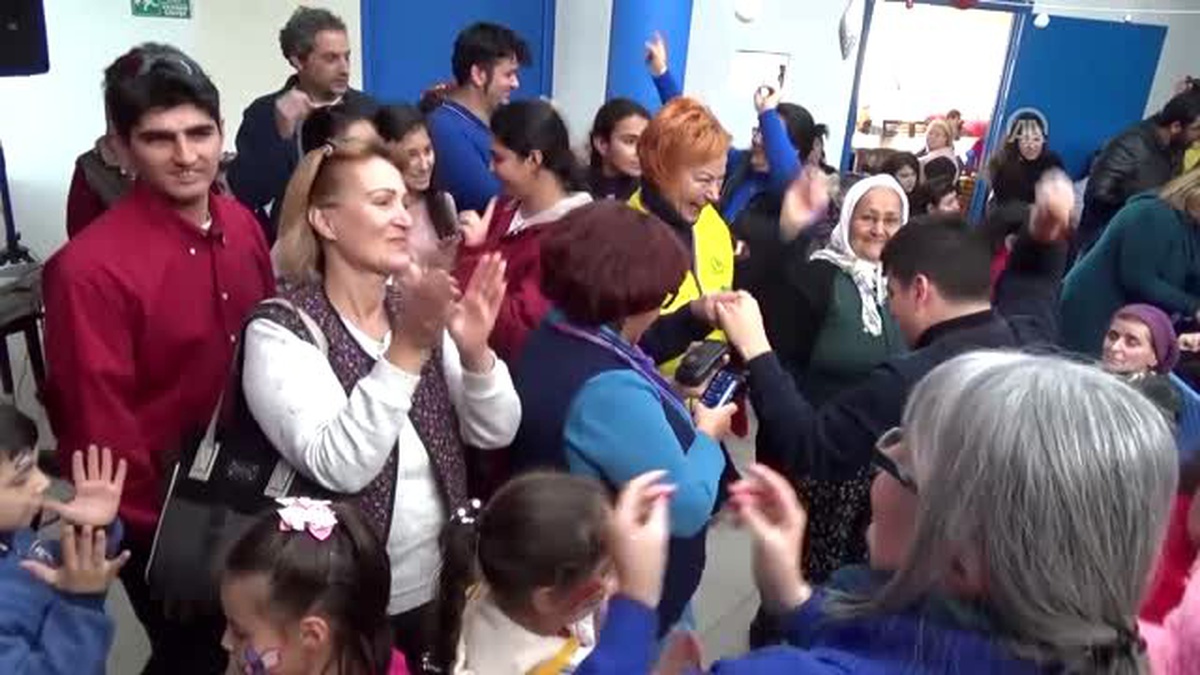 Engelli Öğrencilerden "Ritimli" Yeni Yıl Kutlaması