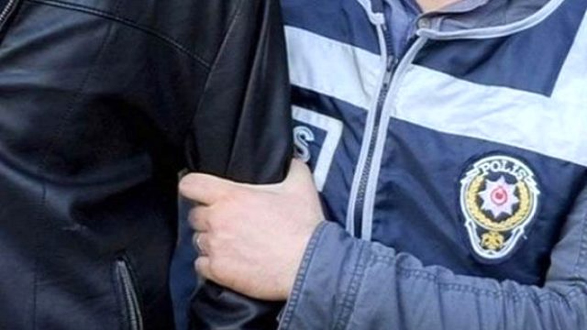 İç Çamaşırında Kokainle Yakalanan Zanlı Tutuklandı